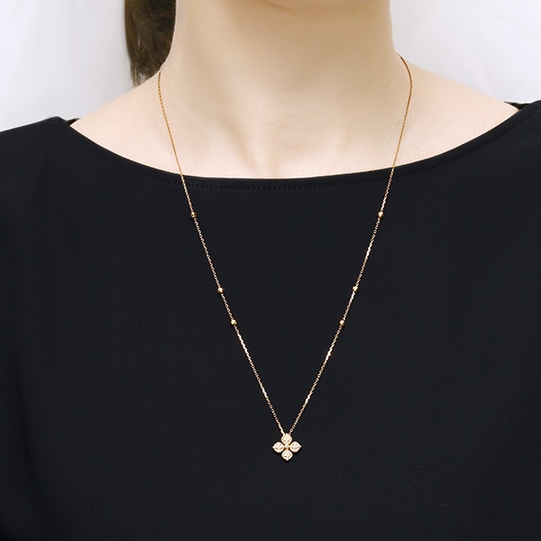 K18�C�G���[�S�[���h�_�C�������h�����O�l�b�N���X