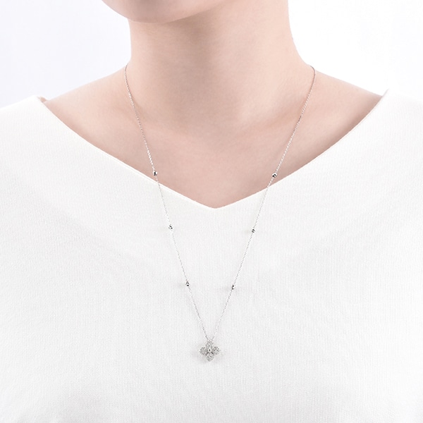 K18�z���C�g�S�[���h�_�C�������h�����O�l�b�N���X