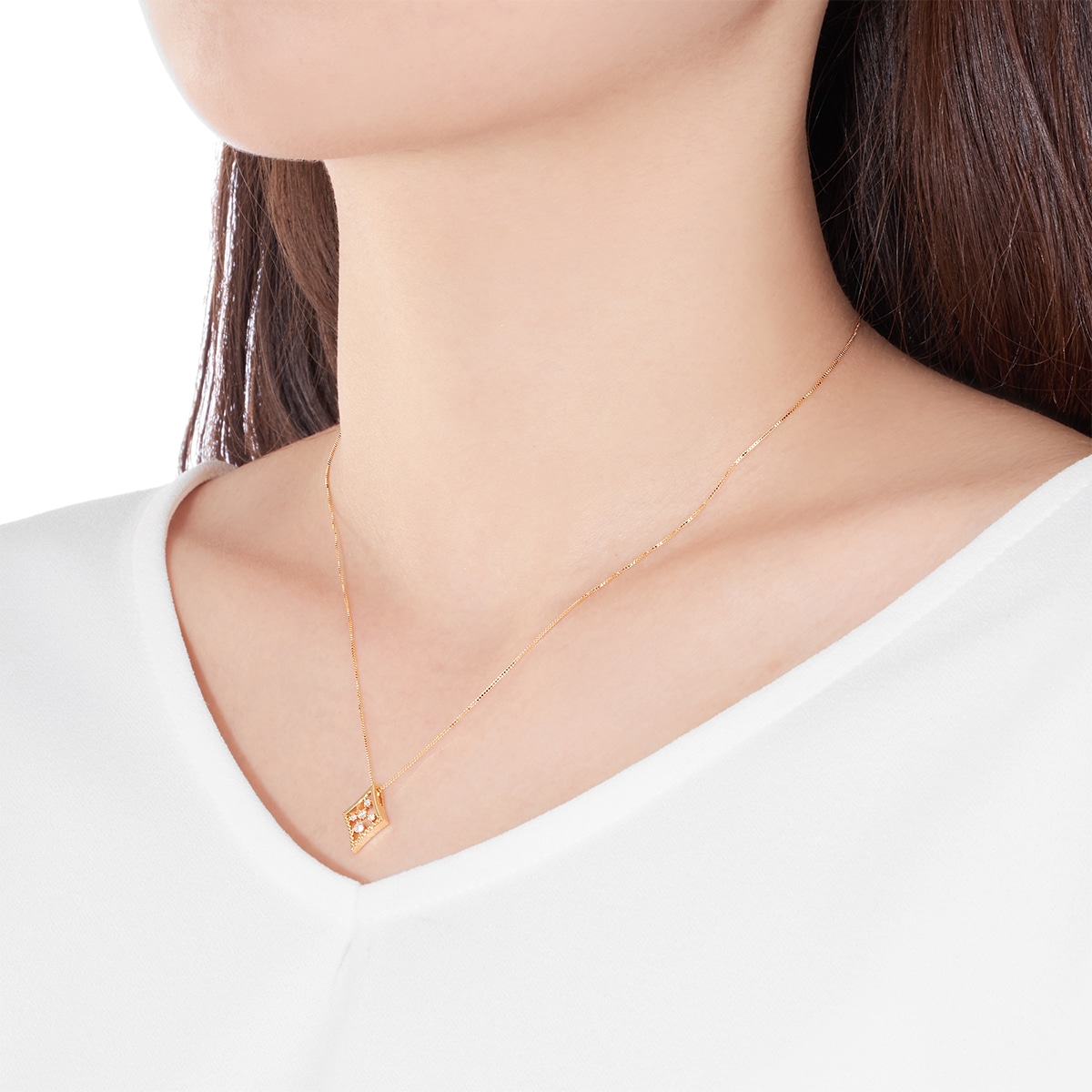 K18�C�G���[�S�[���h�_�C�������h�l�b�N���X