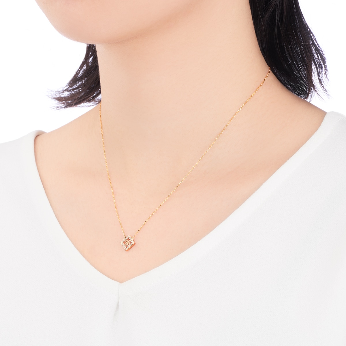 K10�C�G���[�S�[���h�_�C�������h�l�b�N���X