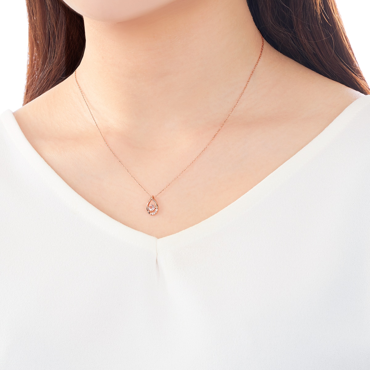 K10�s���N�S�[���h�����K�i�C�g�l�b�N���X