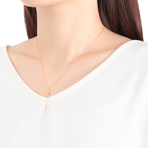 K18�C�G���[�S�[���h�_�C�������h�l�b�N���X