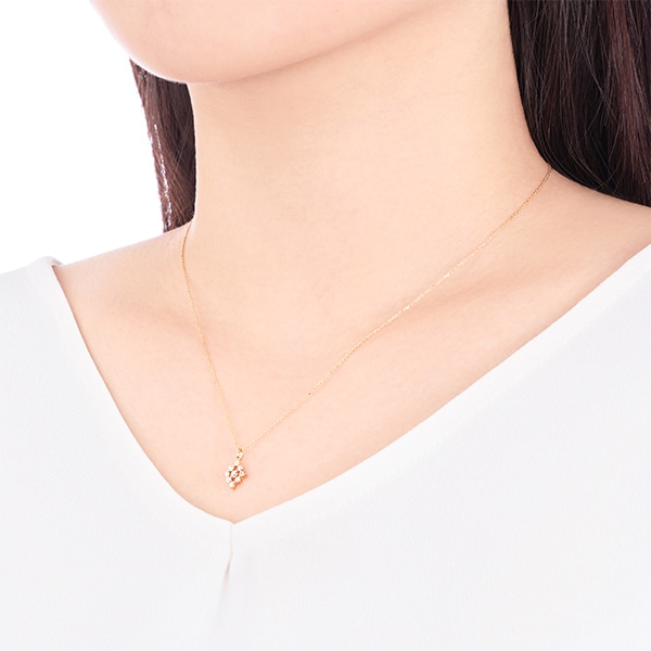 K18�C�G���[�S�[���h�_�C�������h�l�b�N���X