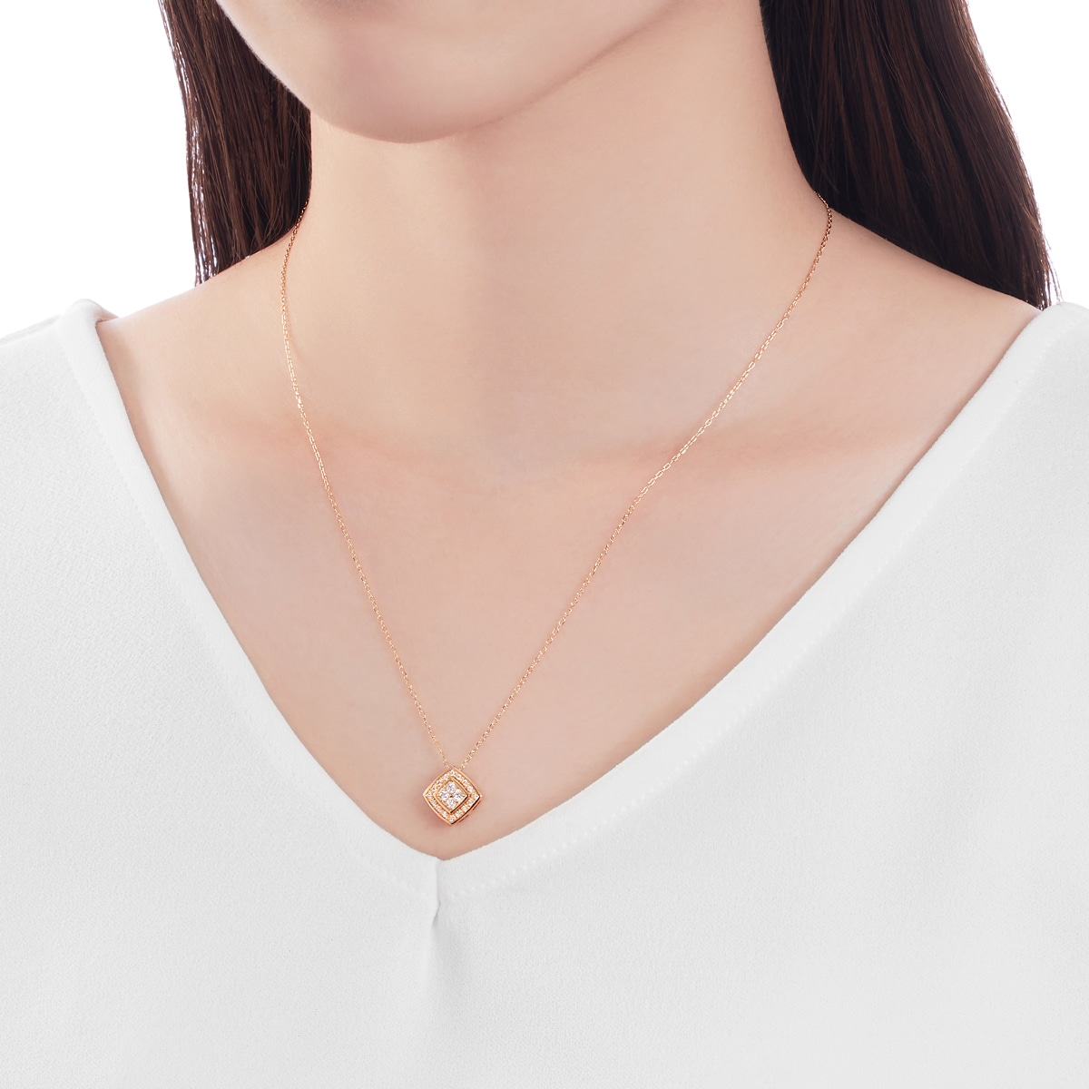 K18�C�G���[�S�[���h�_�C�������h�l�b�N���X