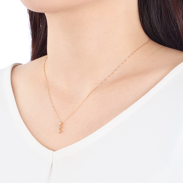 K18�C�G���[�S�[���h�_�C�������h�l�b�N���X