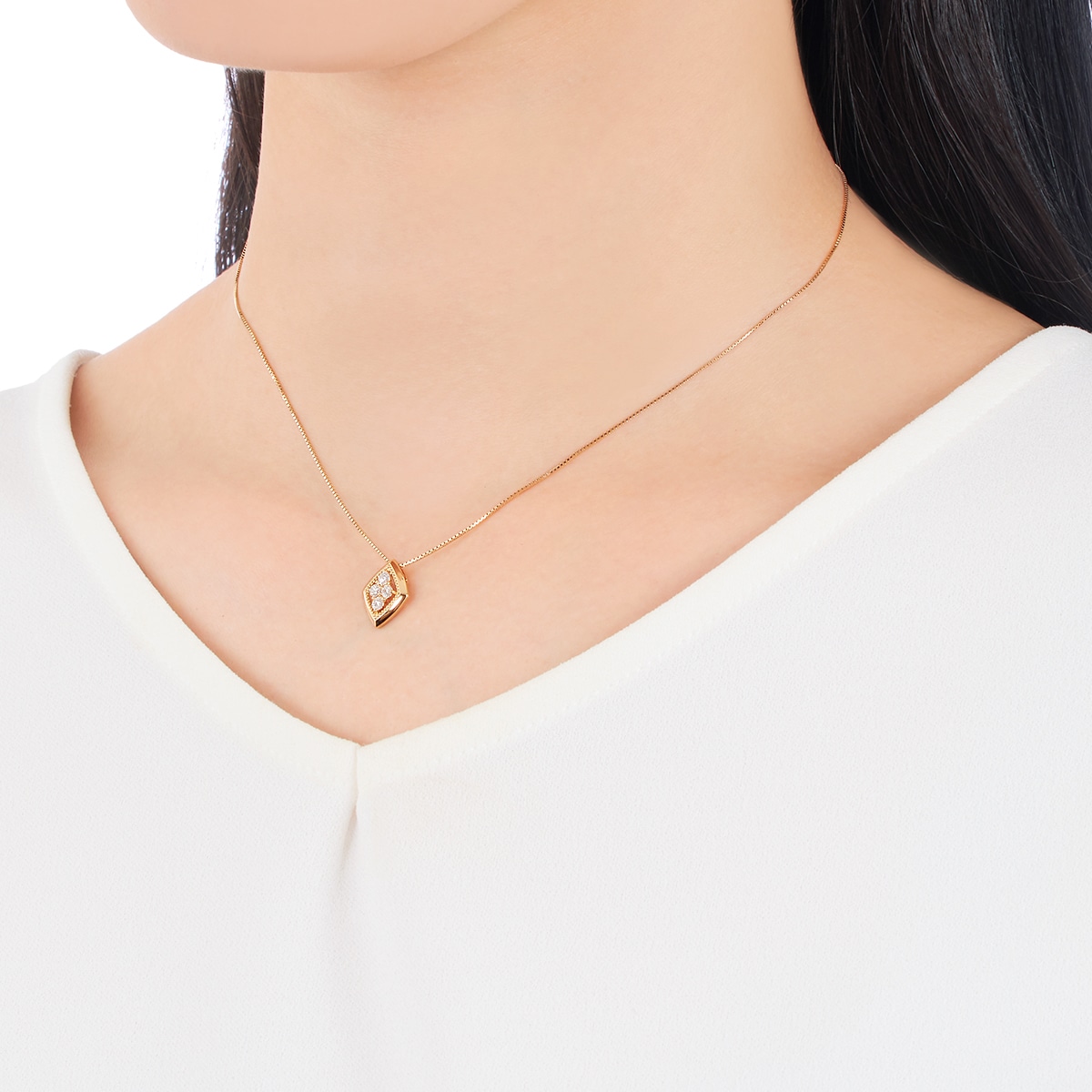 K18�C�G���[�S�[���h�_�C�������h�l�b�N���X