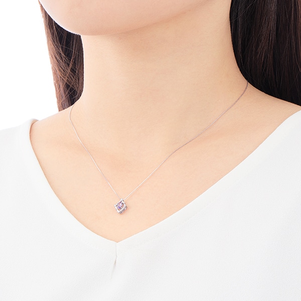 K18�z���C�g�S�[���h�^���U�i�C�g�l�b�N���X