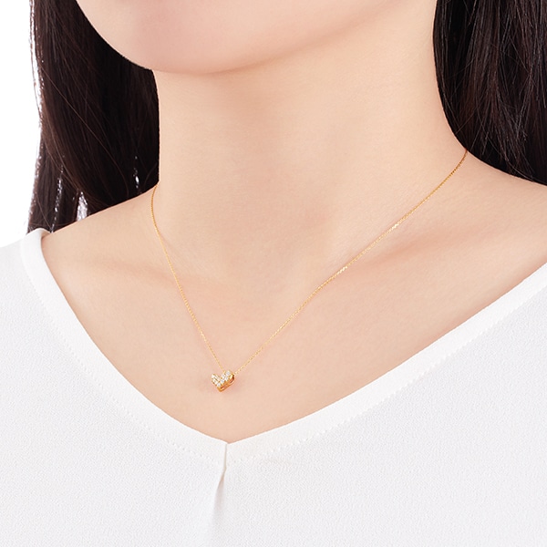 K18�C�G���[�S�[���h�_�C�������h�l�b�N���X