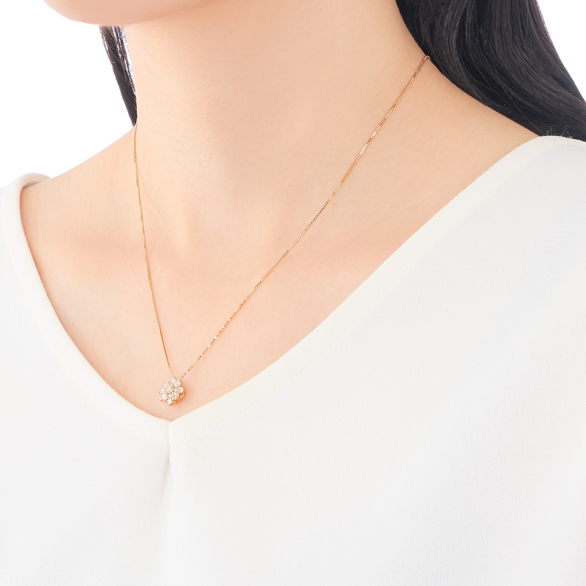 K18�C�G���[�S�[���h�_�C�������h�l�b�N���X