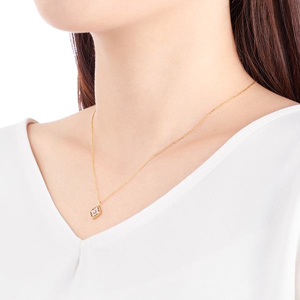 K10�C�G���[�S�[���h�_�C�������h�l�b�N���X