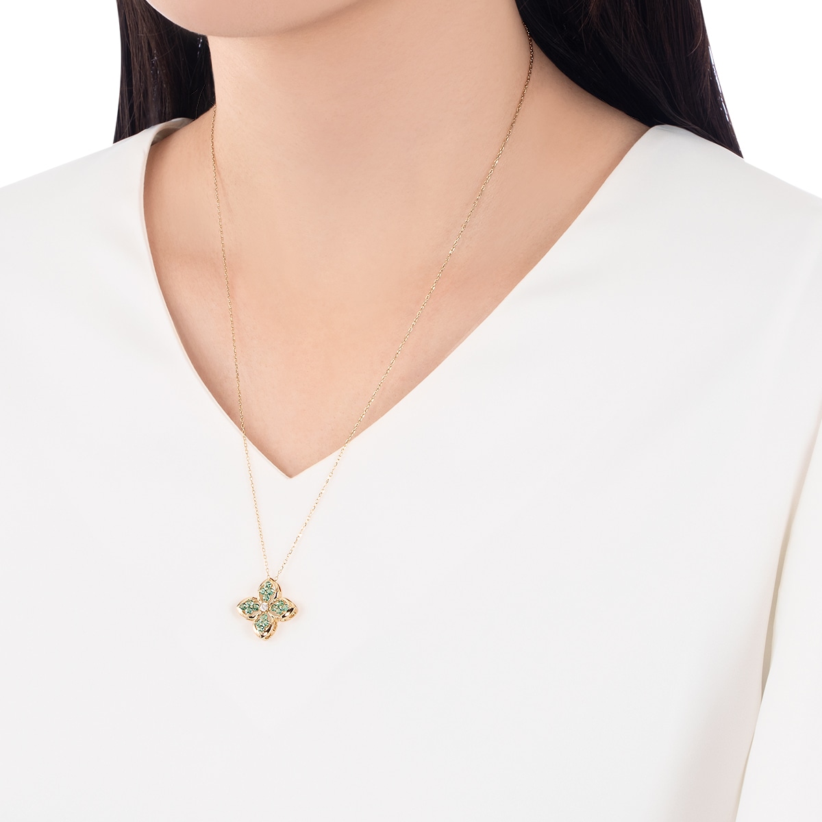 K18�C�G���[�S�[���h�G�������h�l�b�N���X