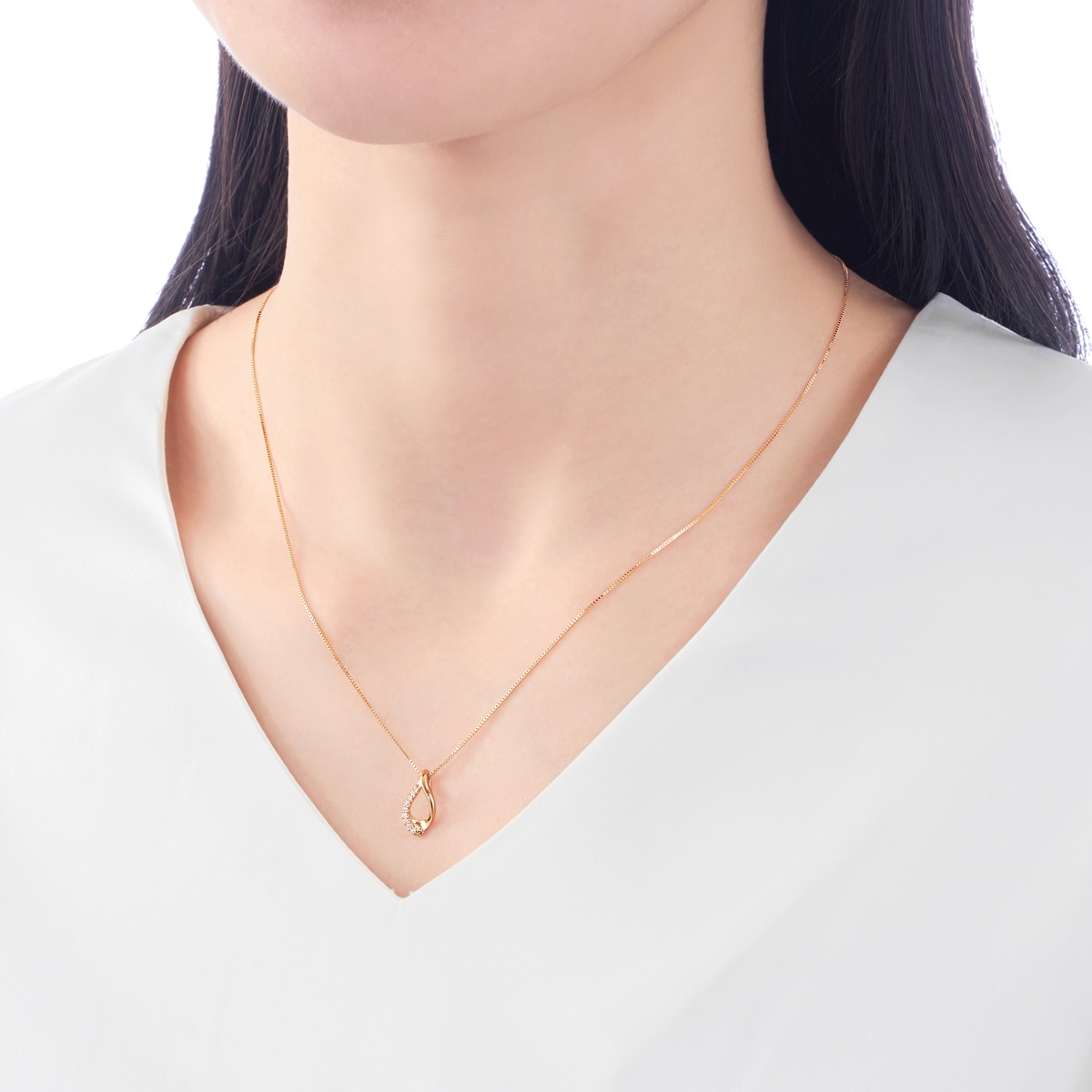 K18�C�G���[�S�[���h�_�C�������h�l�b�N���X