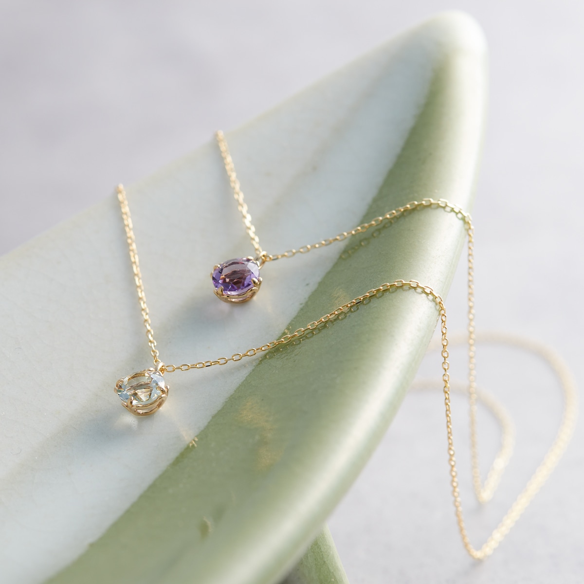 K10�C�G���[�S�[���h�O���[���A���V�X�g�l�b�N���X