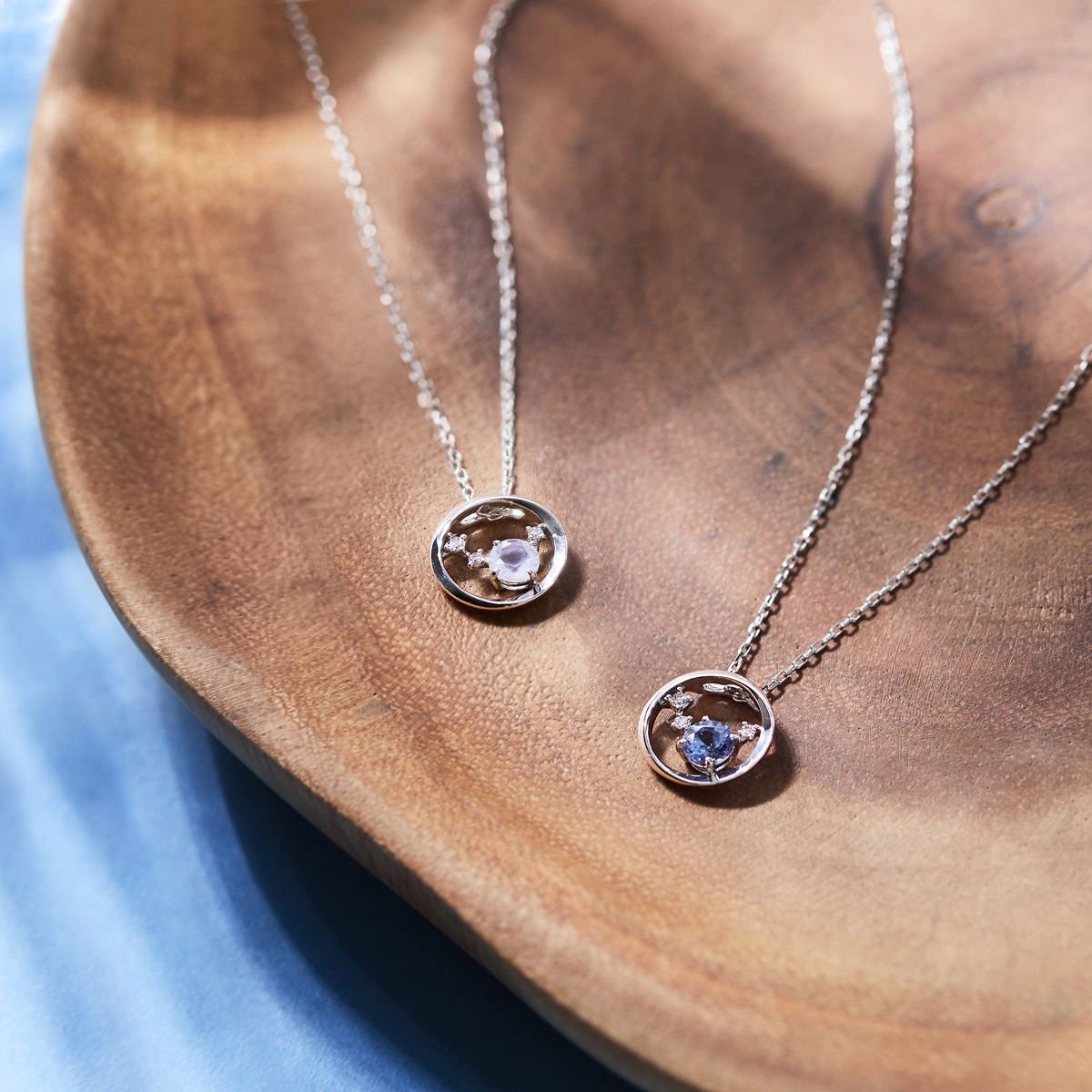 K10�z���C�g�S�[���h�^���U�i�C�g�l�b�N���X