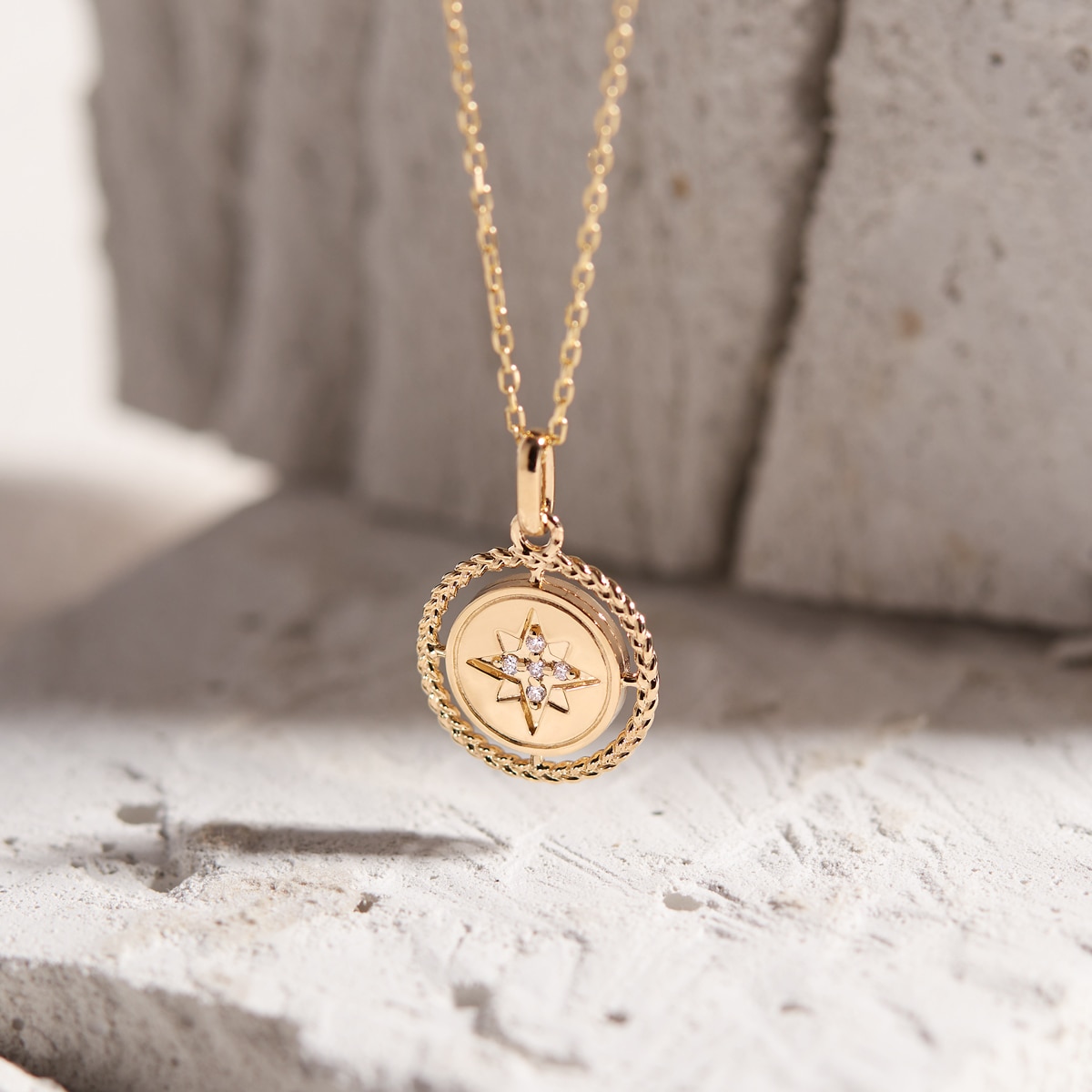 K10�C�G���[�S�[���h�_�C�������h�l�b�N���X