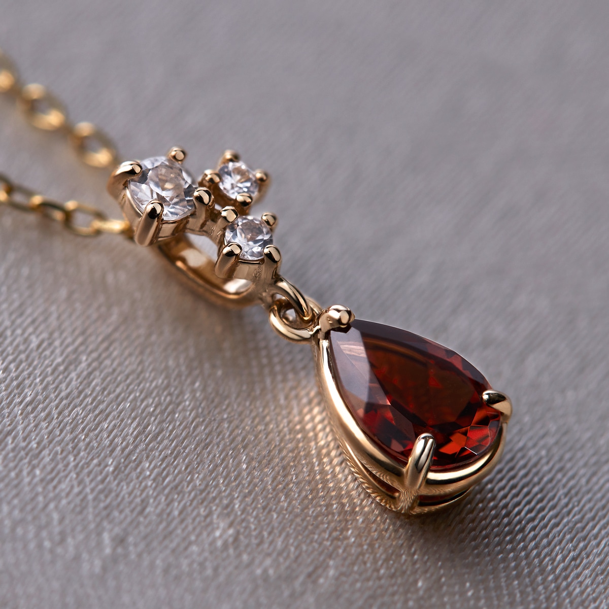 K10�C�G���[�S�[���h�A���}���_�C���K�[�l�b�g�l�b�N���X