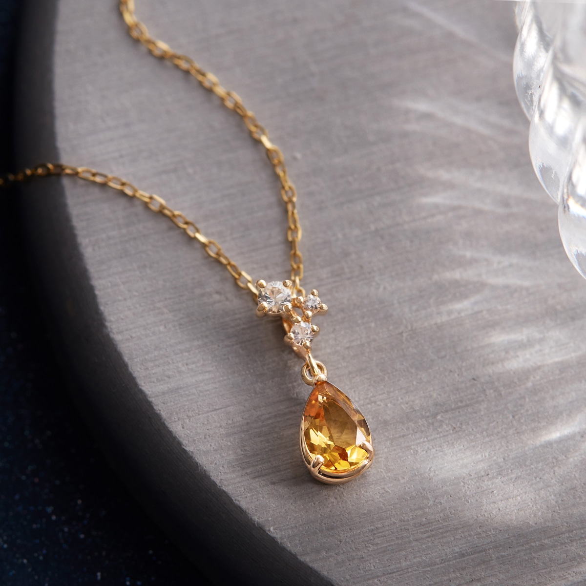 K10�C�G���[�S�[���h�V�g�����l�b�N���X