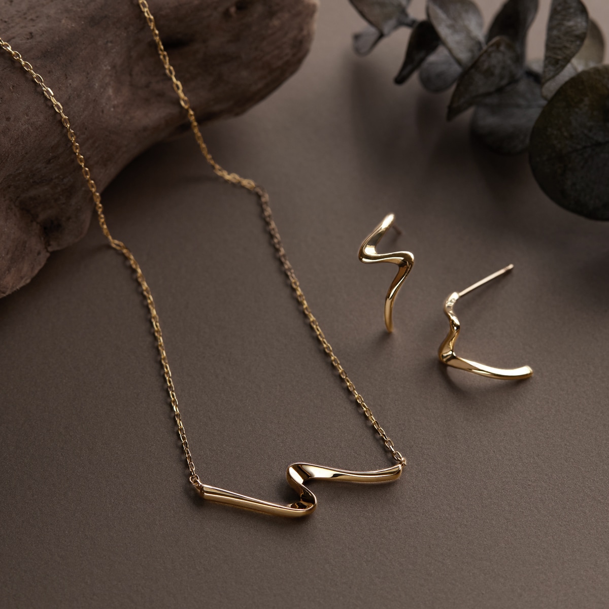 K10�C�G���[�S�[���h�l�b�N���X